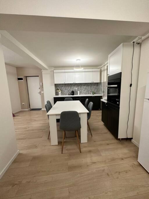 Ultracentral Luxury Apartament Тимишоара Екстериор снимка
